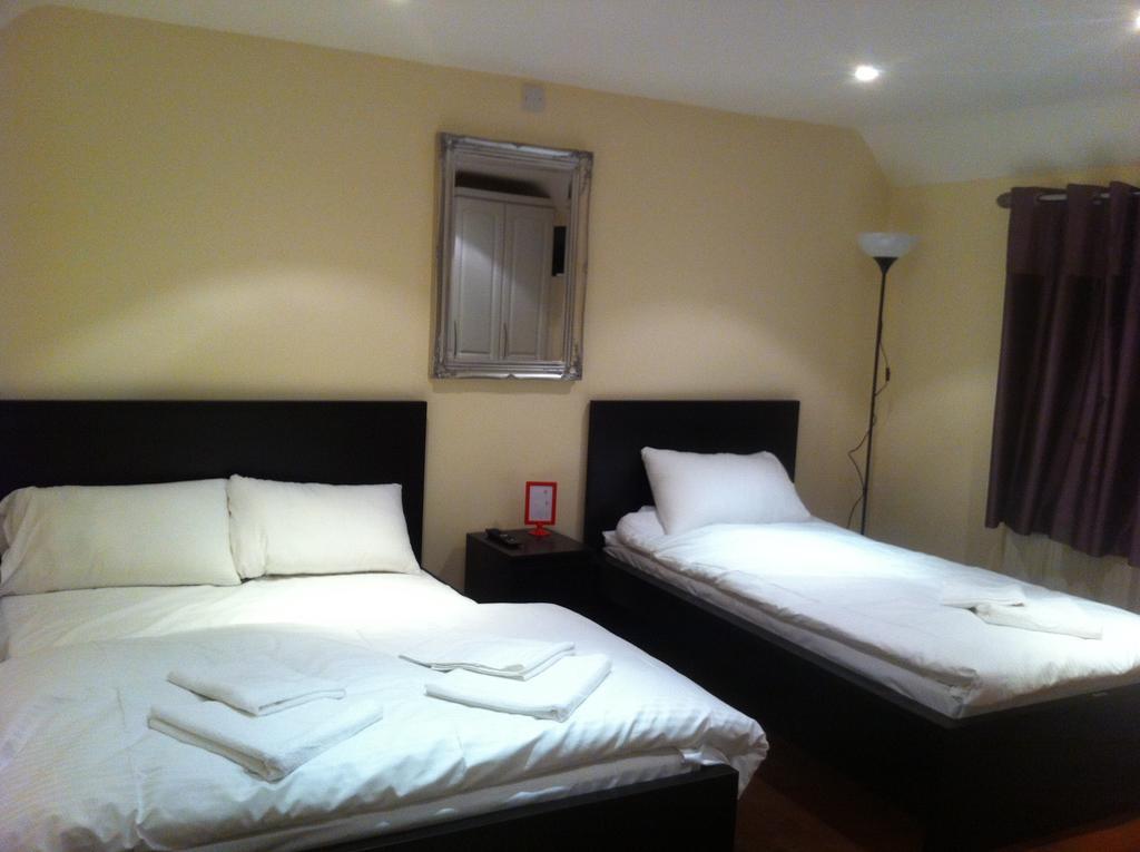 تشيجويل The Greyhound Cottage الغرفة الصورة